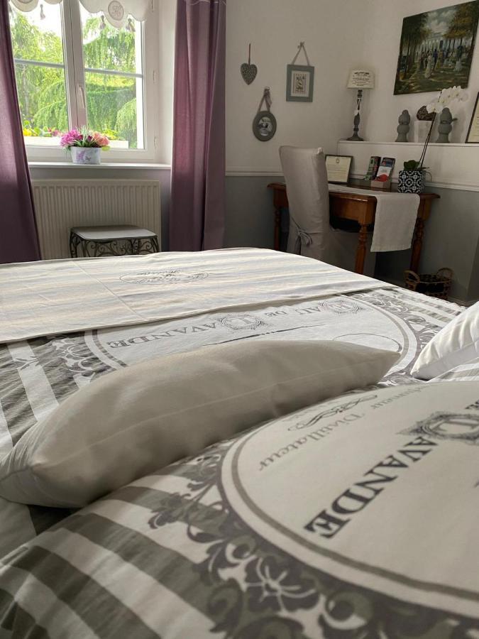 Bed and Breakfast La Grange D'Helene Шоле Екстер'єр фото